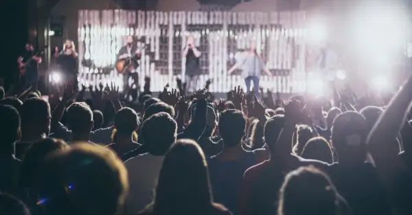 Gdzie bezpiecznie kupić bilety na koncert, aby uniknąć oszustw?